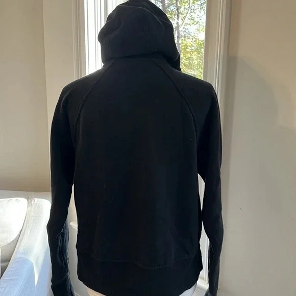 Lululemon Cropped Black Hoody, Size 6, Like New - Picture 5 of 8